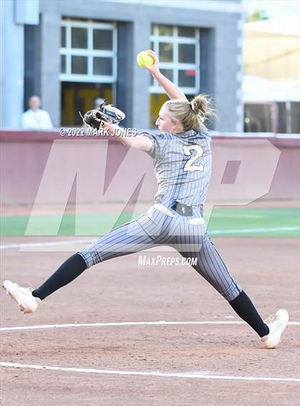 Thumbnail 3 in Round Valley vs. Kingman Academy (AIA 2A Final) photogallery.