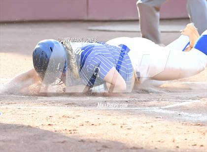 Thumbnail 1 in Round Valley vs. Kingman Academy (AIA 2A Final) photogallery.