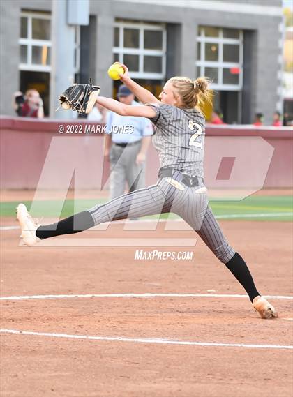 Thumbnail 1 in Round Valley vs. Kingman Academy (AIA 2A Final) photogallery.