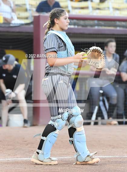 Thumbnail 3 in Round Valley vs. Kingman Academy (AIA 2A Final) photogallery.