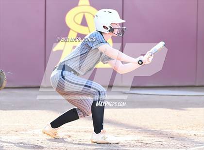 Thumbnail 3 in Round Valley vs. Kingman Academy (AIA 2A Final) photogallery.