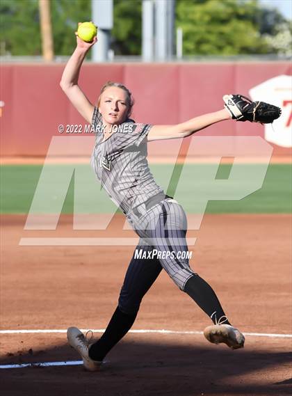 Thumbnail 1 in Round Valley vs. Kingman Academy (AIA 2A Final) photogallery.