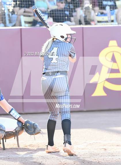 Thumbnail 2 in Round Valley vs. Kingman Academy (AIA 2A Final) photogallery.