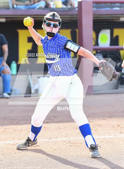Thumbnail 1 in Round Valley vs. Kingman Academy (AIA 2A Final) photogallery.