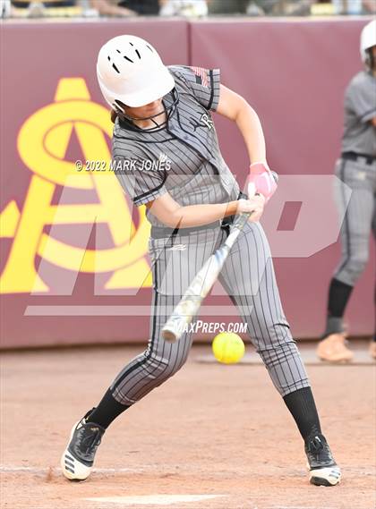 Thumbnail 3 in Round Valley vs. Kingman Academy (AIA 2A Final) photogallery.