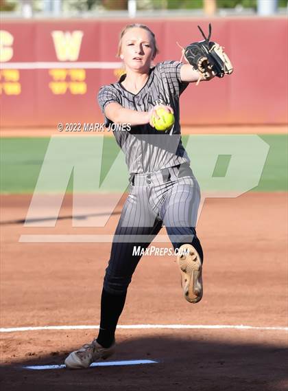 Thumbnail 1 in Round Valley vs. Kingman Academy (AIA 2A Final) photogallery.