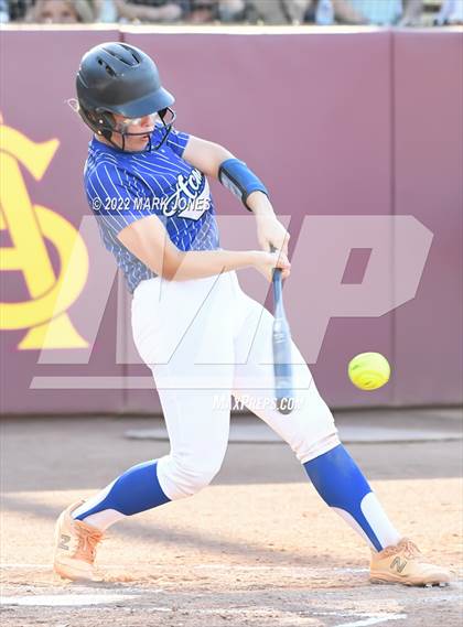Thumbnail 1 in Round Valley vs. Kingman Academy (AIA 2A Final) photogallery.