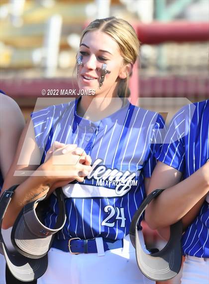 Thumbnail 3 in Round Valley vs. Kingman Academy (AIA 2A Final) photogallery.