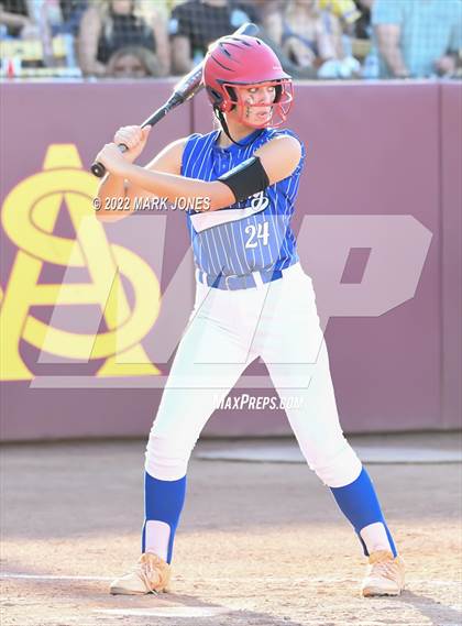 Thumbnail 2 in Round Valley vs. Kingman Academy (AIA 2A Final) photogallery.