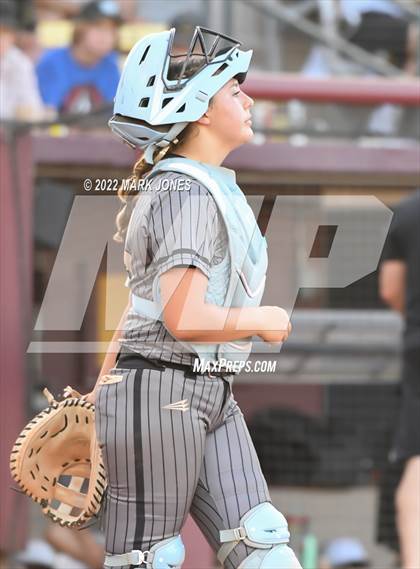 Thumbnail 1 in Round Valley vs. Kingman Academy (AIA 2A Final) photogallery.