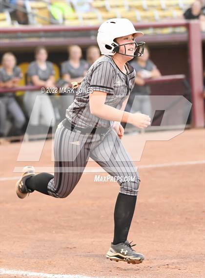 Thumbnail 1 in Round Valley vs. Kingman Academy (AIA 2A Final) photogallery.