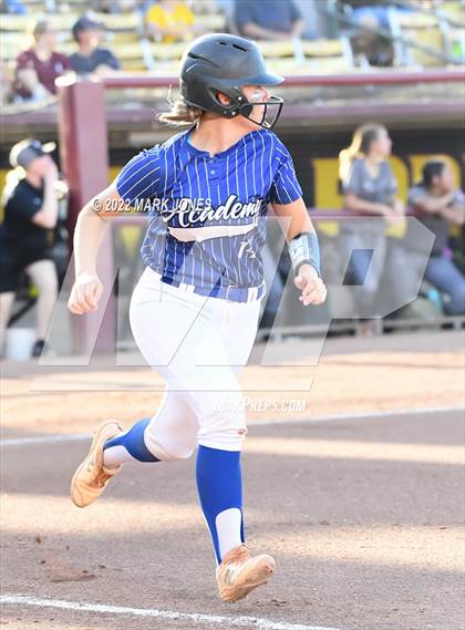 Thumbnail 1 in Round Valley vs. Kingman Academy (AIA 2A Final) photogallery.