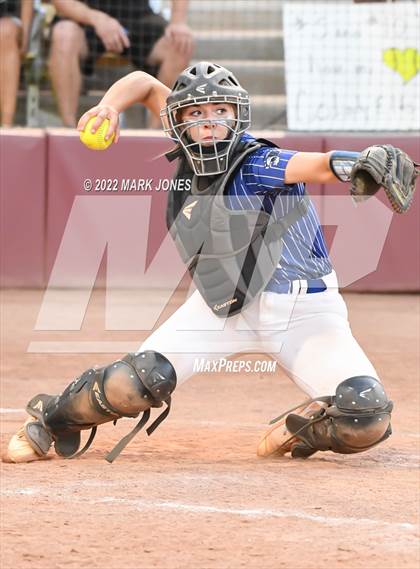 Thumbnail 1 in Round Valley vs. Kingman Academy (AIA 2A Final) photogallery.