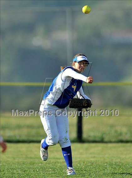 Thumbnail 3 in Charter Oak @ Diamond Ranch photogallery.