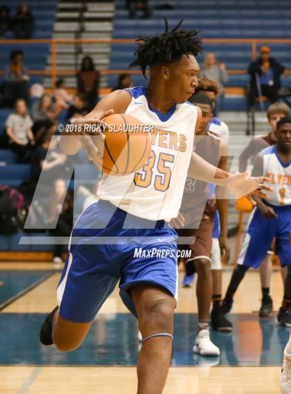 Thumbnail 2 in Belleville West vs. East St. Louis photogallery.
