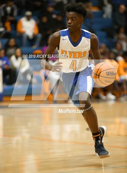 Thumbnail 2 in Belleville West vs. East St. Louis photogallery.