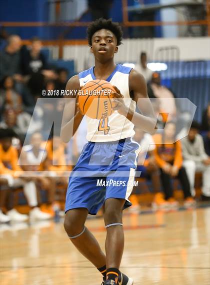 Thumbnail 2 in Belleville West vs. East St. Louis photogallery.