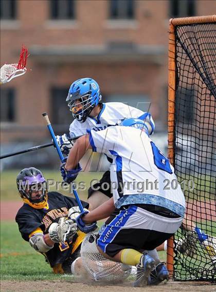 Thumbnail 3 in Sayville vs. Hauppauge photogallery.