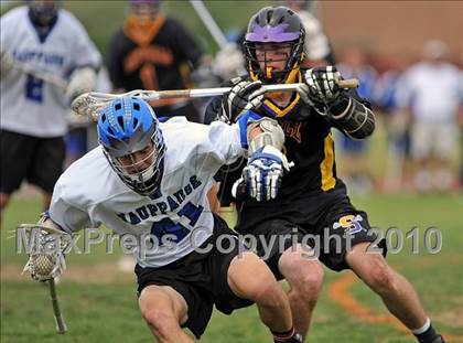 Thumbnail 2 in Sayville vs. Hauppauge photogallery.