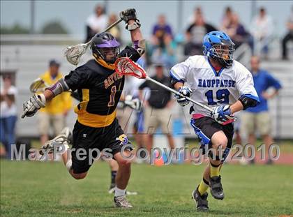 Thumbnail 3 in Sayville vs. Hauppauge photogallery.