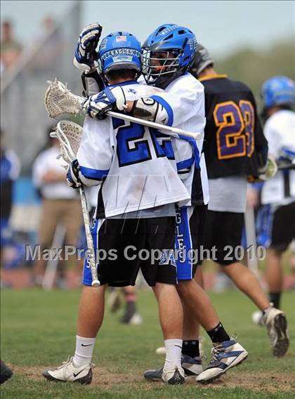 Thumbnail 3 in Sayville vs. Hauppauge photogallery.