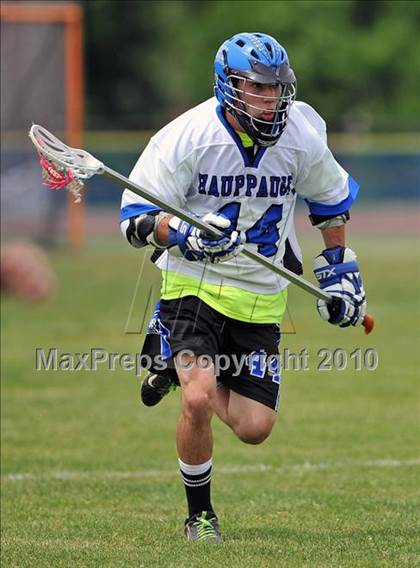 Thumbnail 3 in Sayville vs. Hauppauge photogallery.