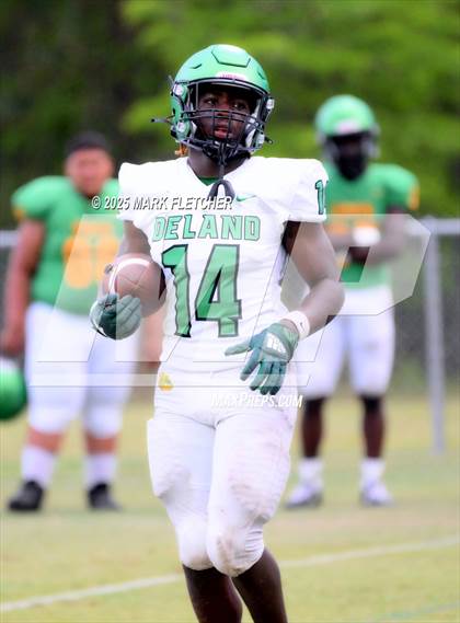 Thumbnail 2 in DeLand (Green/Gold Spring Scrimmage) photogallery.