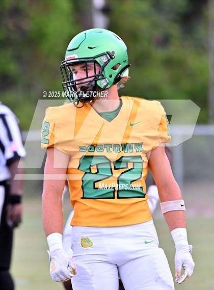 Thumbnail 3 in DeLand (Green/Gold Spring Scrimmage) photogallery.