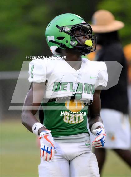 Thumbnail 1 in DeLand (Green/Gold Spring Scrimmage) photogallery.