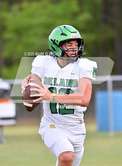 Thumbnail 2 in DeLand (Green/Gold Spring Scrimmage) photogallery.