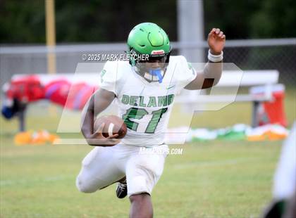 Thumbnail 2 in DeLand (Green/Gold Spring Scrimmage) photogallery.