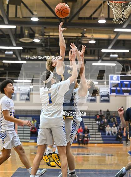 Thumbnail 3 in Victor @ Irondequoit(NYSPHSAA Section V Class AA Semi-Finals) photogallery.