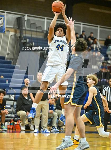 Thumbnail 2 in Victor @ Irondequoit(NYSPHSAA Section V Class AA Semi-Finals) photogallery.