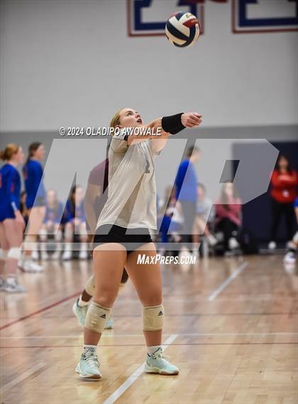 Thumbnail 1 in Wylie vs. Emerson photogallery.