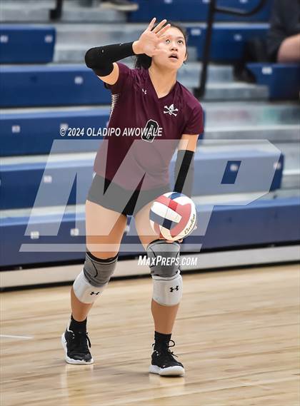 Thumbnail 3 in Wylie vs. Emerson photogallery.