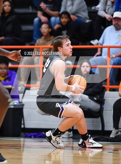 Thumbnail 3 in Dumas vs. Central Arkansas Christian (AAA 3A State Playoff second round) photogallery.