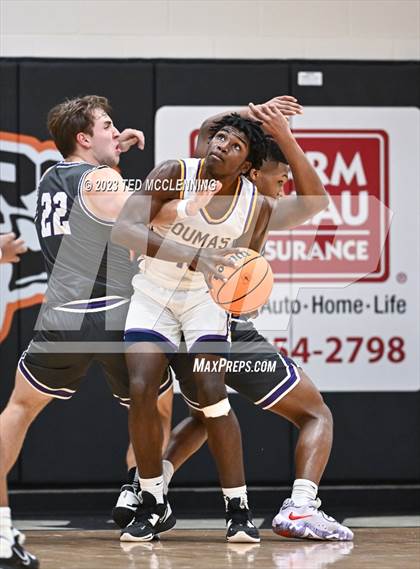 Thumbnail 2 in Dumas vs. Central Arkansas Christian (AAA 3A State Playoff second round) photogallery.