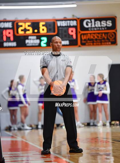 Thumbnail 2 in Dumas vs. Central Arkansas Christian (AAA 3A State Playoff second round) photogallery.