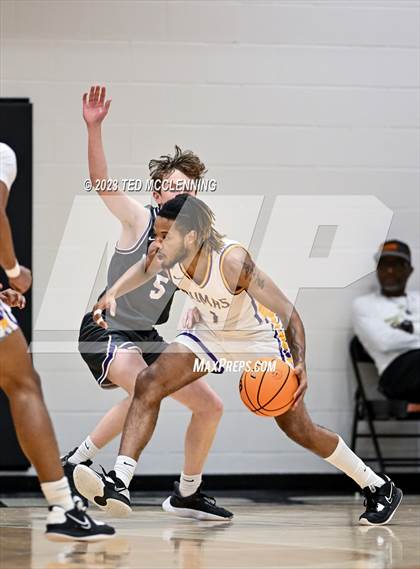 Thumbnail 1 in Dumas vs. Central Arkansas Christian (AAA 3A State Playoff second round) photogallery.