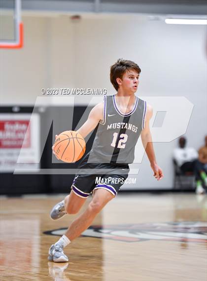 Thumbnail 3 in Dumas vs. Central Arkansas Christian (AAA 3A State Playoff second round) photogallery.