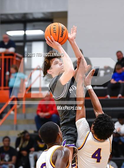 Thumbnail 3 in Dumas vs. Central Arkansas Christian (AAA 3A State Playoff second round) photogallery.
