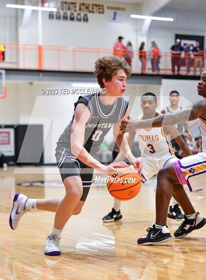 Thumbnail 3 in Dumas vs. Central Arkansas Christian (AAA 3A State Playoff second round) photogallery.