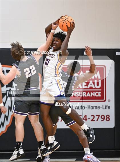 Thumbnail 1 in Dumas vs. Central Arkansas Christian (AAA 3A State Playoff second round) photogallery.