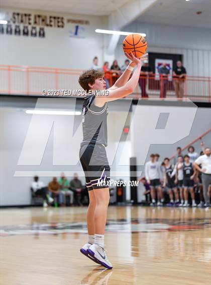 Thumbnail 1 in Dumas vs. Central Arkansas Christian (AAA 3A State Playoff second round) photogallery.