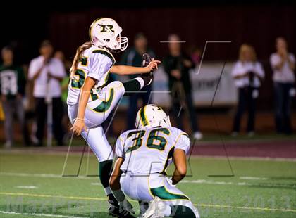 Thumbnail 3 in Royal @ Simi Valley photogallery.