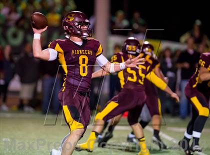 Thumbnail 3 in Royal @ Simi Valley photogallery.