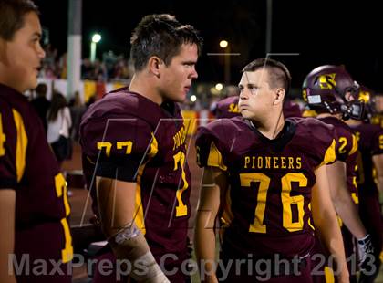 Thumbnail 3 in Royal @ Simi Valley photogallery.