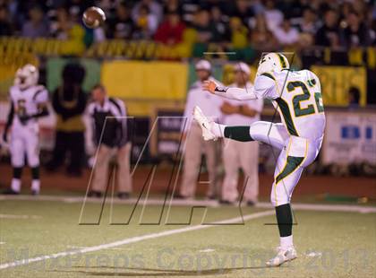 Thumbnail 2 in Royal @ Simi Valley photogallery.