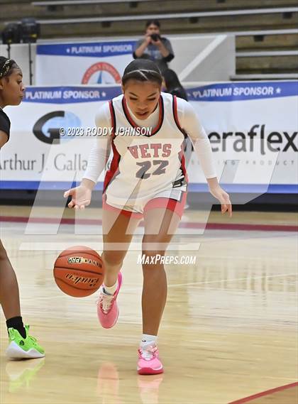 Thumbnail 2 in Lake Ridge vs. Corpus Christi Veterans Memorial (McDonald's Texas Invitational) photogallery.