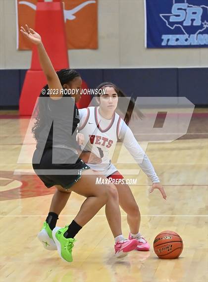 Thumbnail 2 in Lake Ridge vs. Corpus Christi Veterans Memorial (McDonald's Texas Invitational) photogallery.